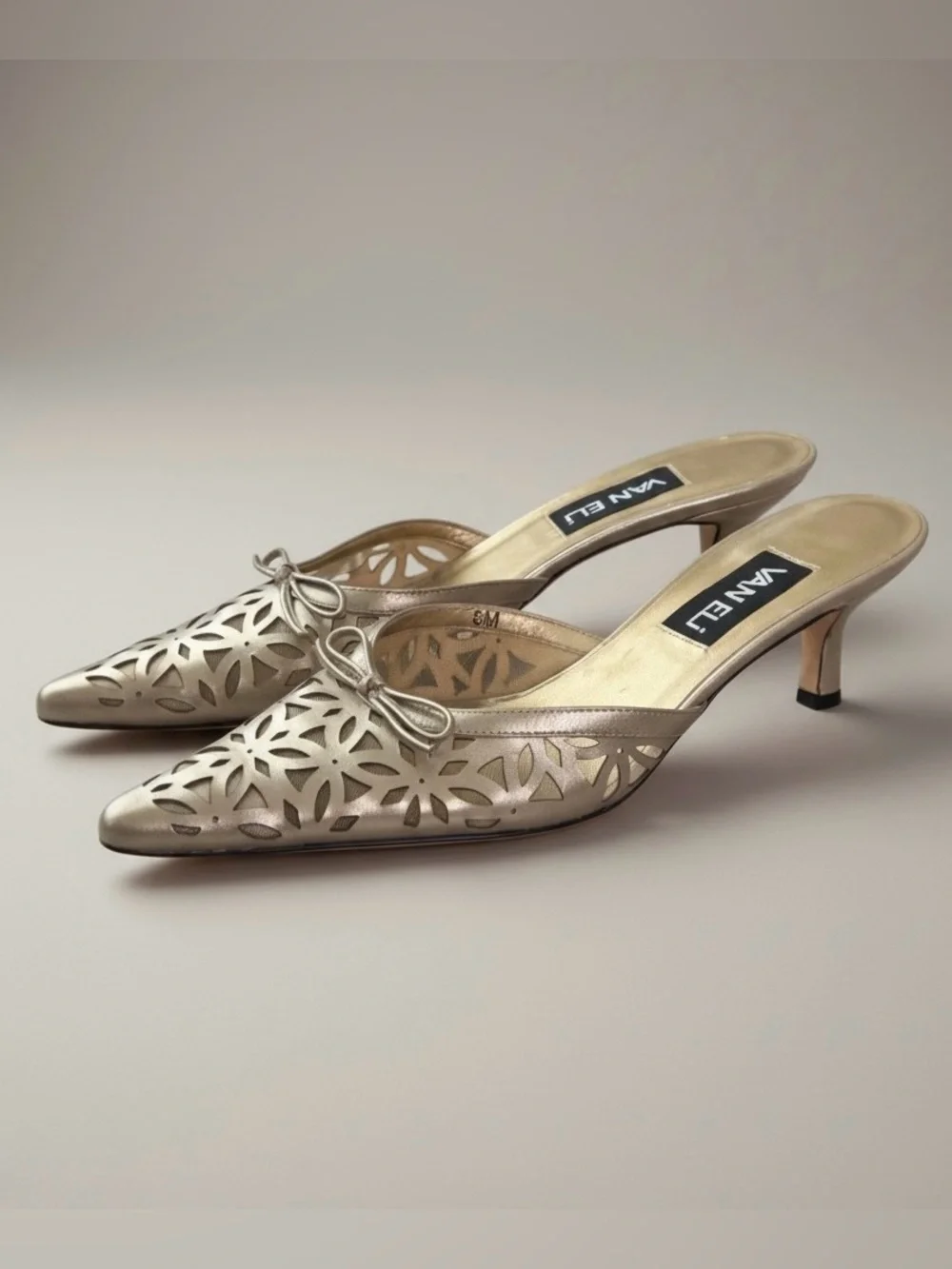 VAN ELi Gold Leather Kitten Heel Mules Size 8 Pointed Toe Slip On Italy